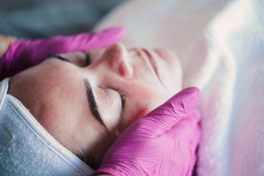 A patient getting a facial to prep her skin for spring.